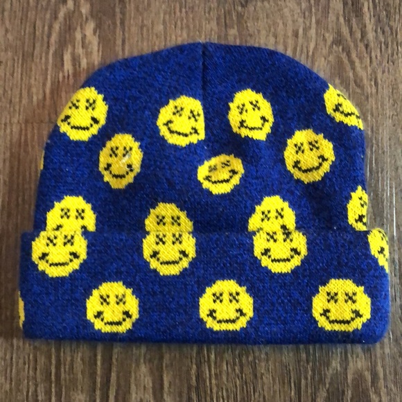 BDG Smiley Toque - Picture 5 of 7